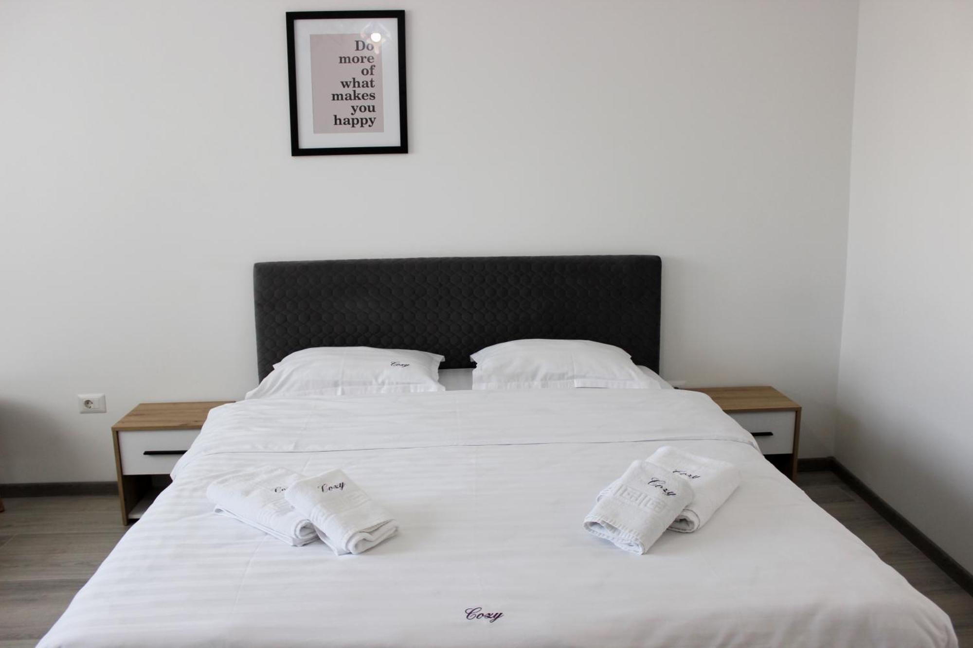Cozy Apartments In Centre Of Suceava Near Kaufland And University Buitenkant foto
