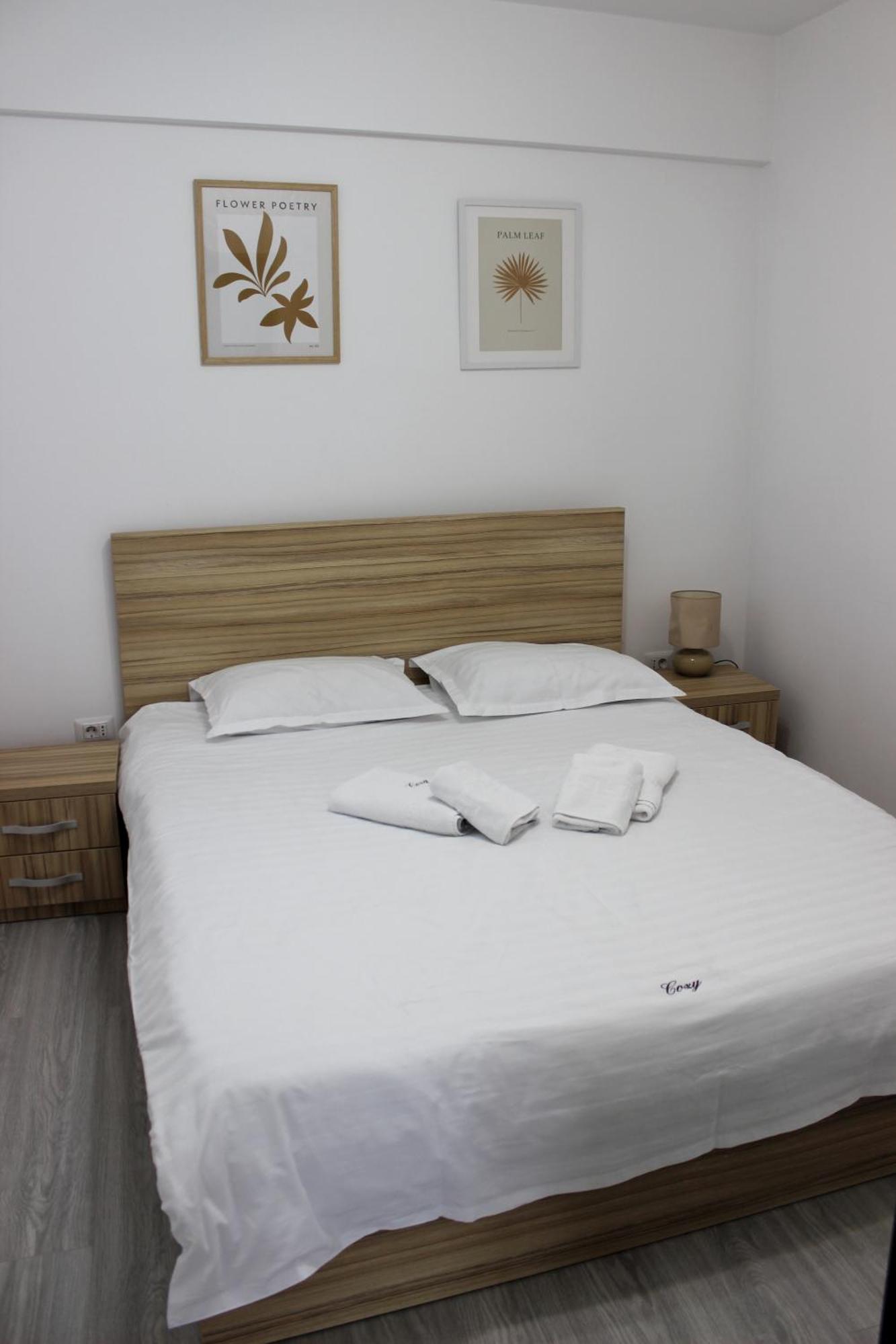 Cozy Apartments In Centre Of Suceava Near Kaufland And University Buitenkant foto