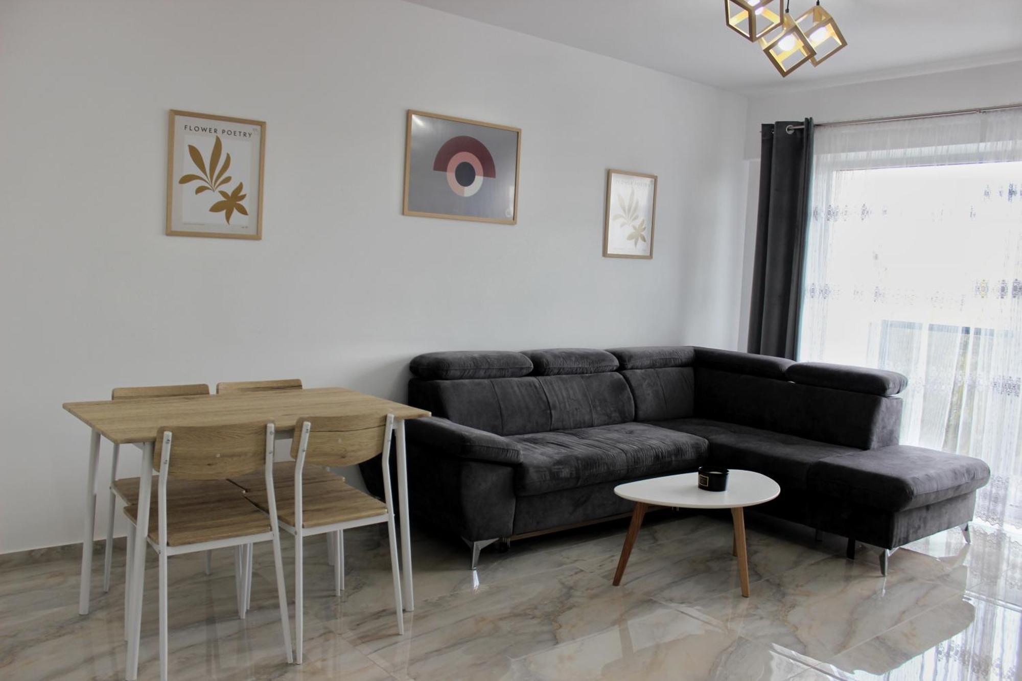 Cozy Apartments In Centre Of Suceava Near Kaufland And University Buitenkant foto