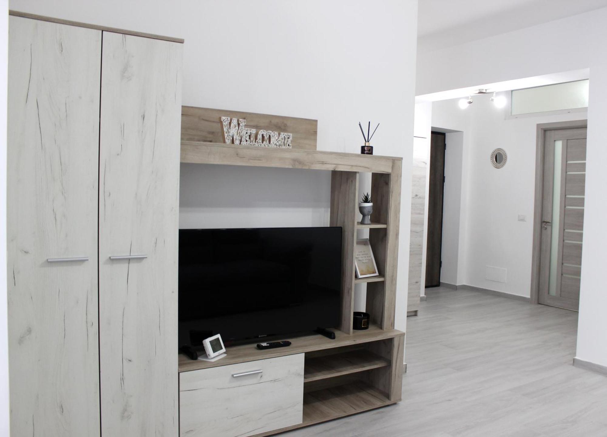 Cozy Apartments In Centre Of Suceava Near Kaufland And University Buitenkant foto